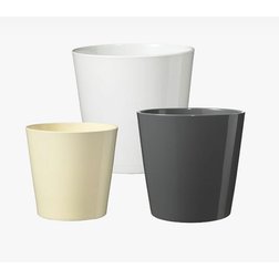 Elegantní kónické bílé květináče Style sluší každé pokojové květině.